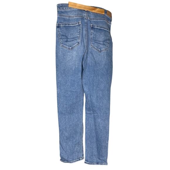 American Eagle Mom Jean Lightwash Distressed Casual Comfortable High Waisted - Picture 3 of 11